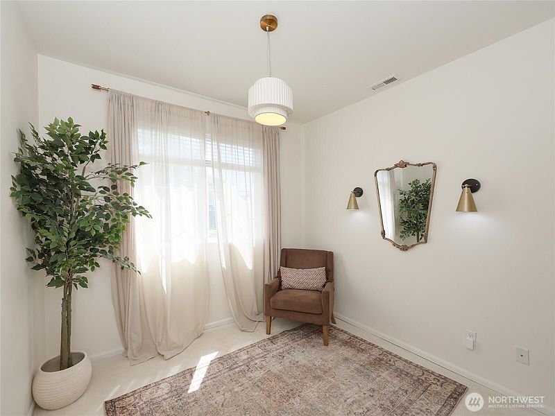 4th image of 17701 Maple Street
