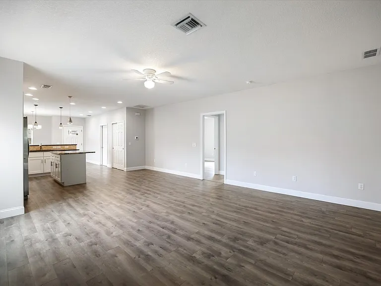 1878 Vamo Dr — Photo 11