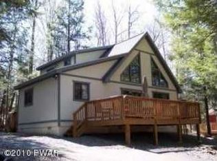 32 Rainbow Dr, Lake Ariel, PA 18436