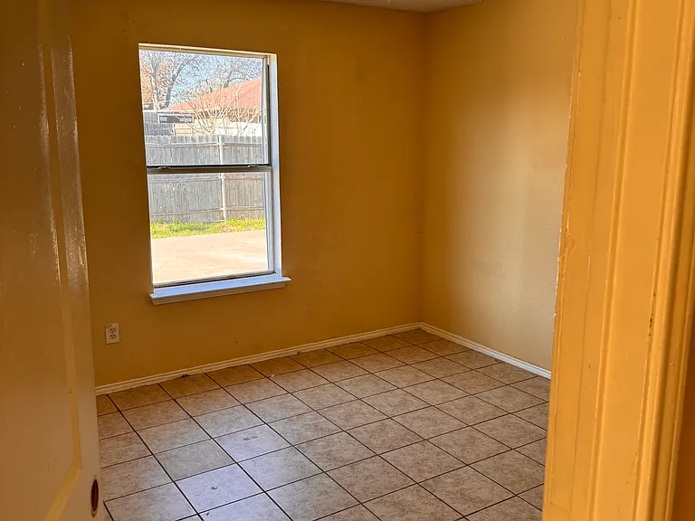 7428 Laurelhill Ct S — Photo 10