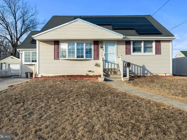 214 Saunders Ave, Bellmawr, NJ 08031