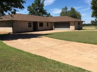 813 Grayridge Rd, Enid, OK 73701