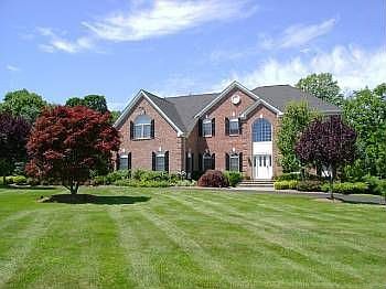 1st image of 20 Kayla Dr