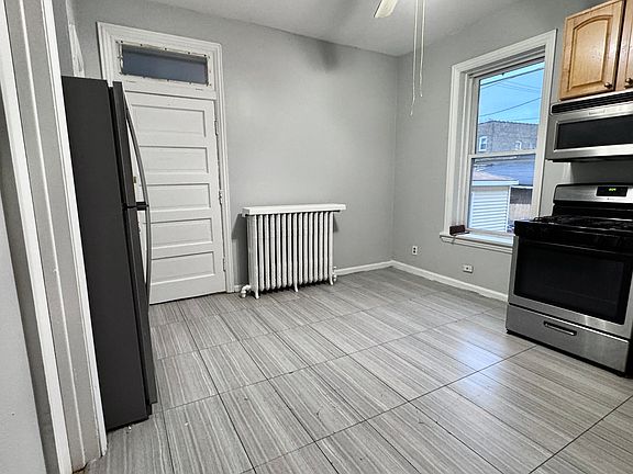 4th image of 4112 W Wellington Ave Unit 1R