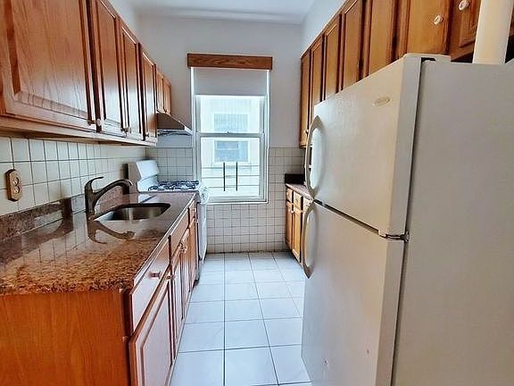 4th image of 50-55 42nd St #2F