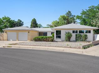 2907 Arizona Pl NE, Albuquerque, NM 87110