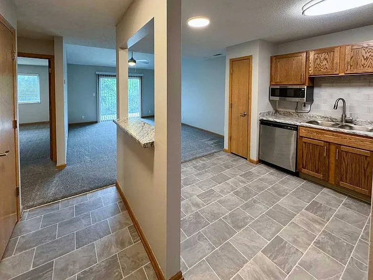 Highland View Apartments — Photo 71