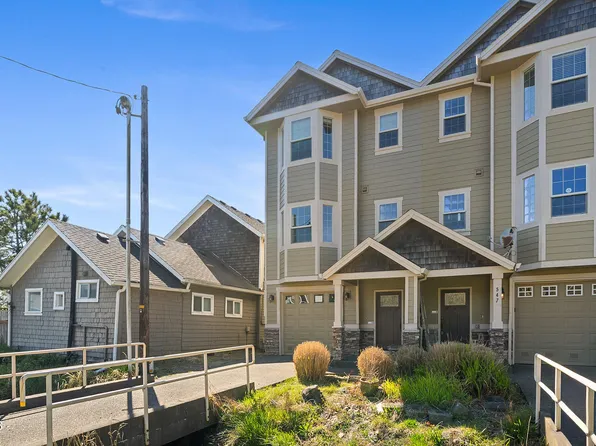 549 S Front St, Rockaway Beach, OR 97136