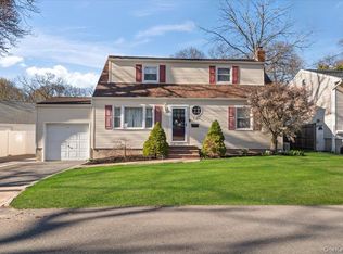 10 Maple Road, Huntington Station, NY