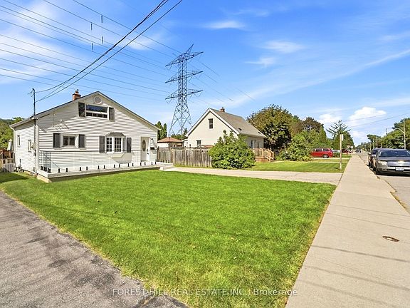 2nd image of 662 Cochrane Rd