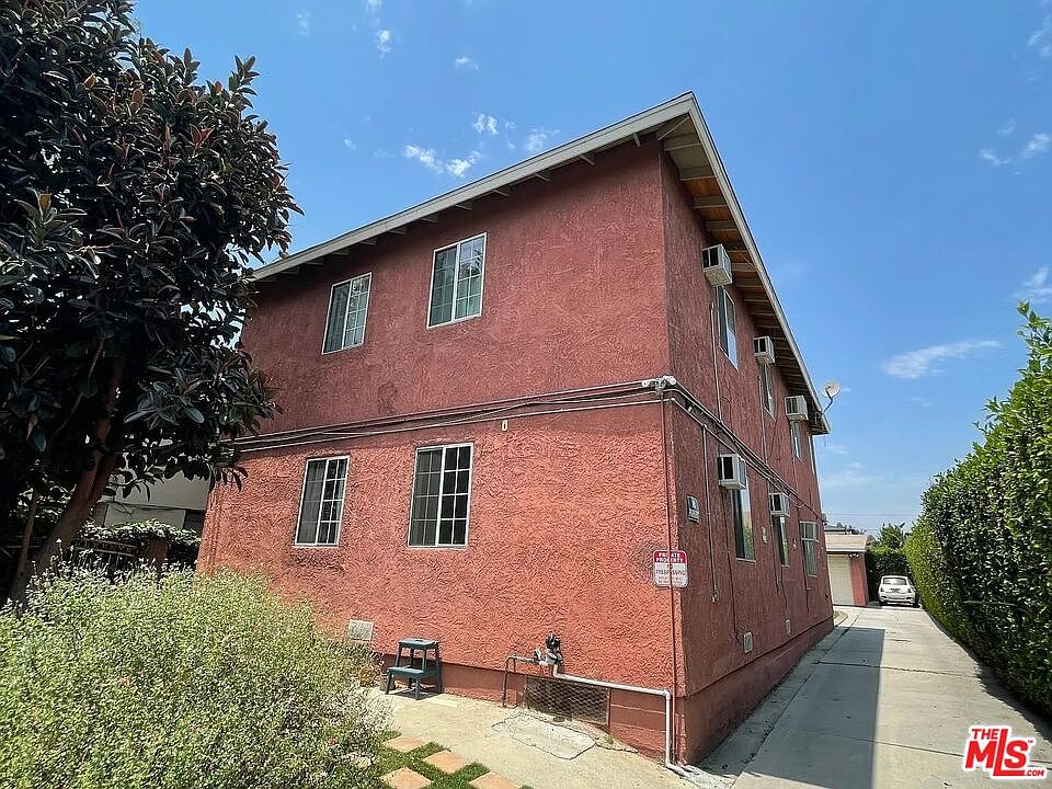 1st image of 2663 Queen St #2663