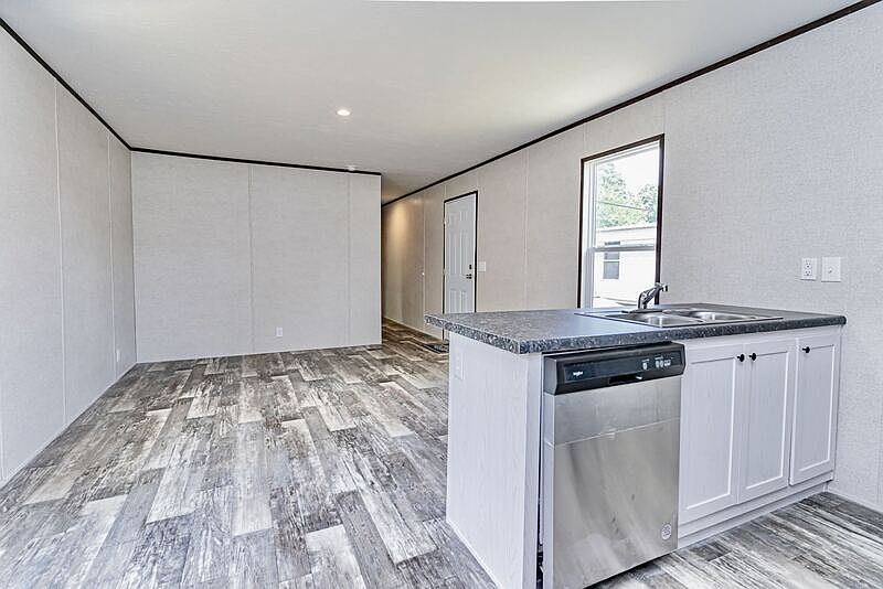 923 W Lee Rd Taylors, SC Zillow