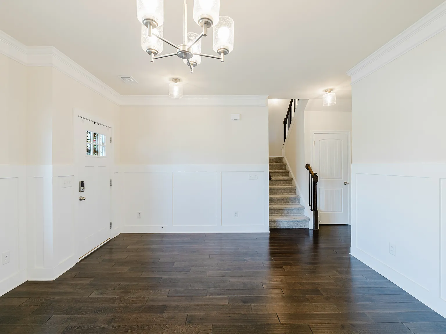 4 bed, 2545 sqft, $2,800 — Photo 3