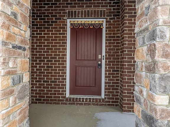 5th image of 8981 Leatherleaf Dr