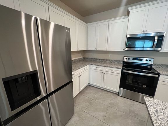 5th image of 268 Pasadena Dr