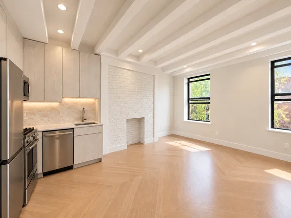 176 7th Avenue image 1 of 5