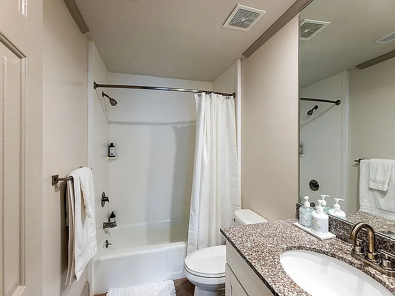 700 Woodrow — Photo 16