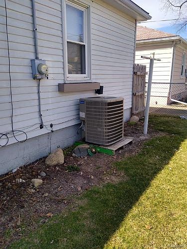 2nd image of 6488 Archdale St