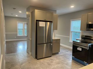 876 Southbridge St APT 3, Worcester, MA 01610