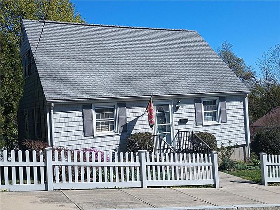 2nd image of 39 Horace St