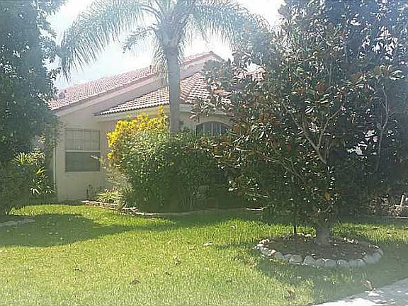 4th image of 61 Gables Blvd