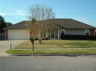 2300 Alameda Plz, Norman, OK 73071