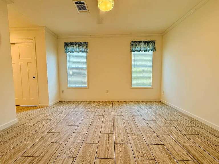 1013 Ohio St SE #54 — Photo 17