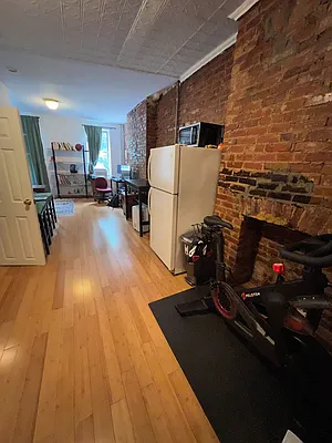 Rented by Delmark Realty LLC | media 29