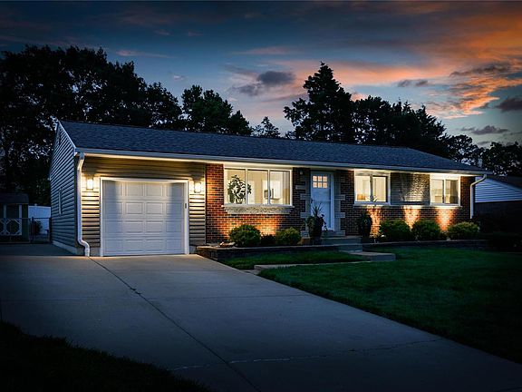 3rd image of 9627 Arno Dr