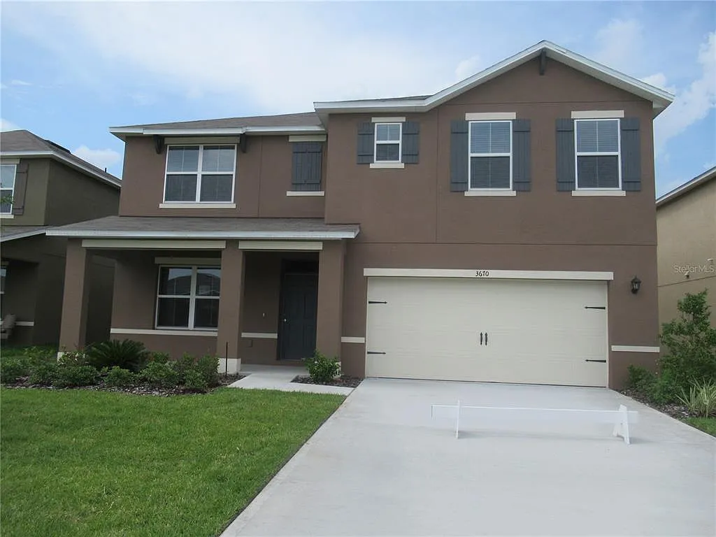 5 bed, 3.0 bath, 2696 sqft, $2,450 — Photo 1