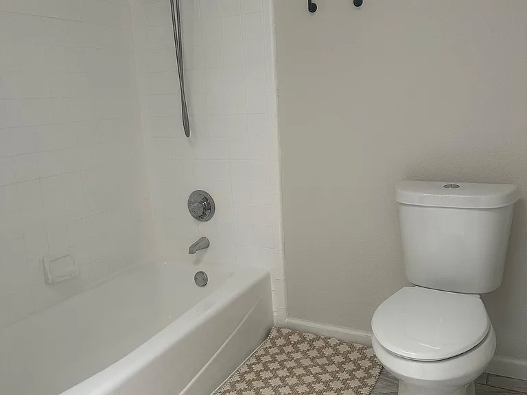 1428 Hampton Rd — Photo 14