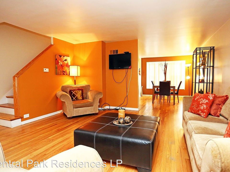 1st image of 11 Fir St #147