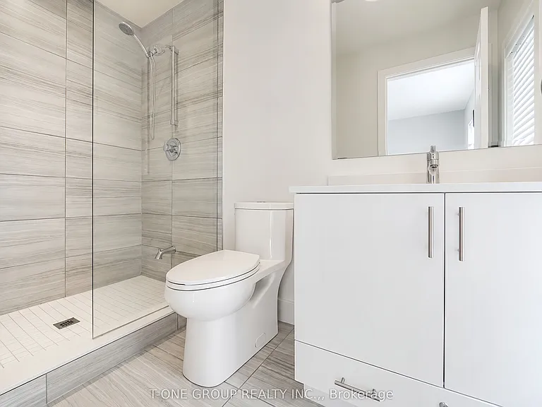 55 Sutton Ave — Photo 33