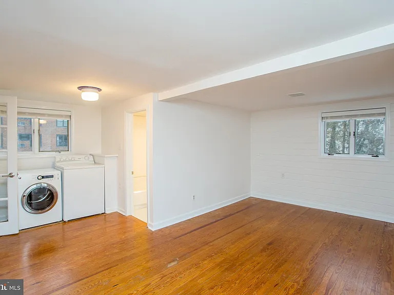 67 Ferry St — Photo 13