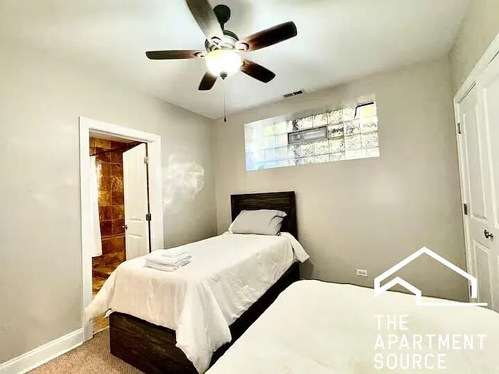 3935 S Wells St #1 — Photo 15