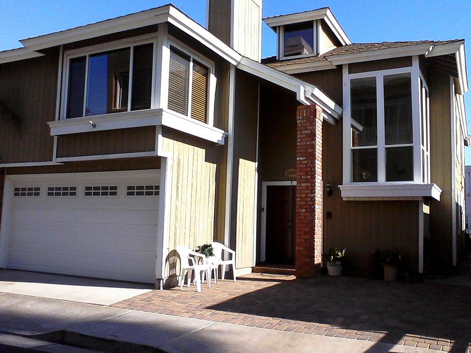 Front of townhouse (extra parking)