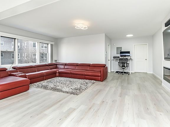 2nd image of 3850 Hudson Manor Ter #2DEW