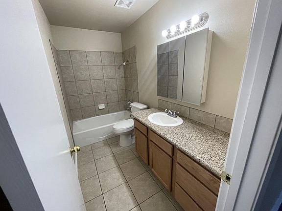 3rd image of 1215 E 5th St APT 25