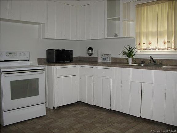 Large Kitchen with vinyl floor