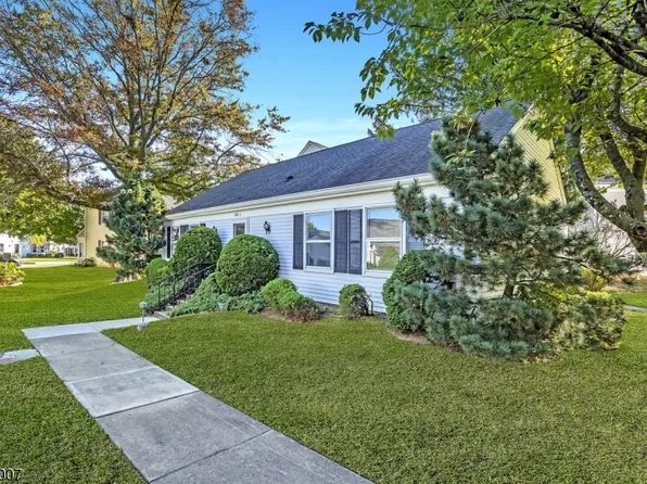 426C Redding Ln, Monroe Twp., NJ 08831