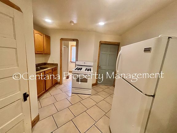 3rd image of 725-727 S Wyoming Ave #725-A