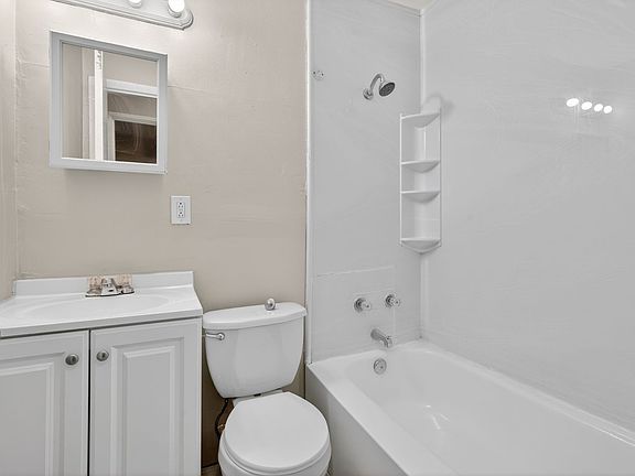 3rd image of 10115 Saffron Dr