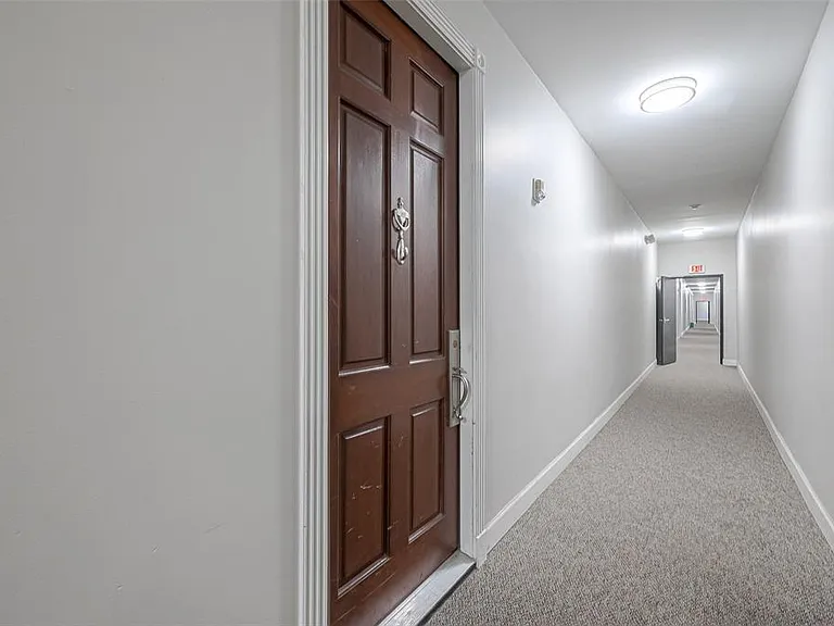 4515 Briar Hollow Pl #305 — Photo 2