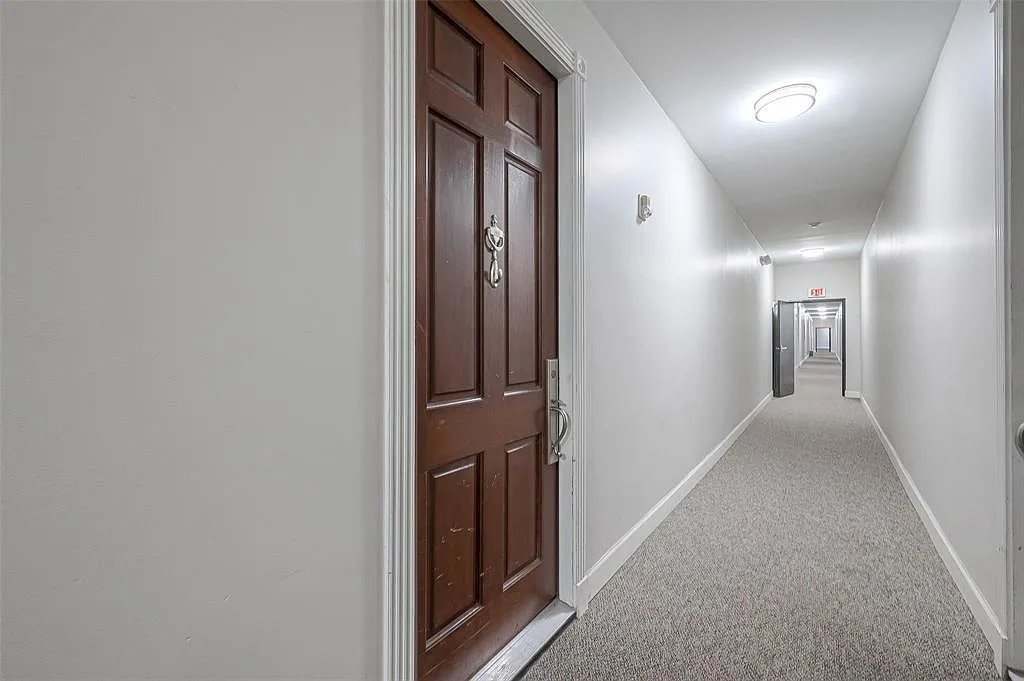 Building Photo - 4515 Briar Hollow Pl #305
