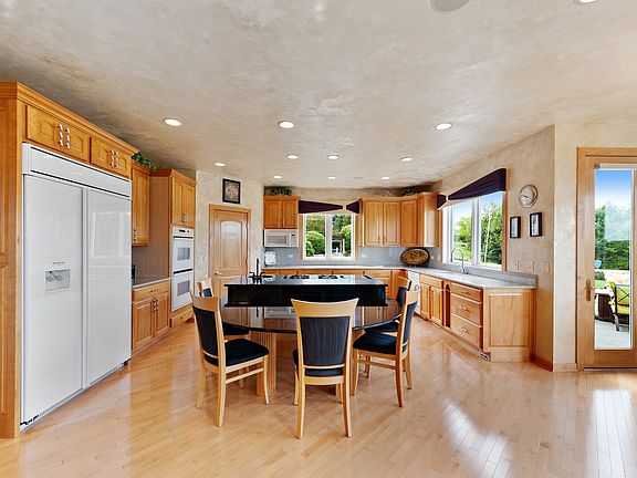 5th image of 6 Bordeaux Ct