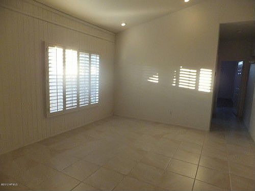 3rd image of 1256 E Linda Ln