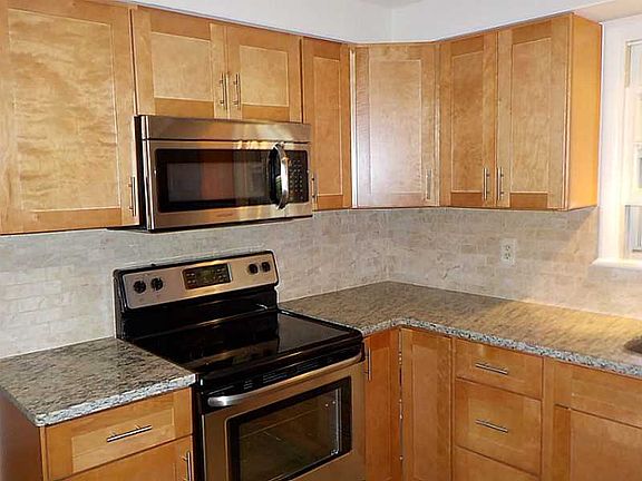 3rd image of 3 Knollridge Dr