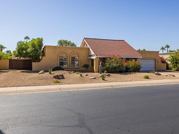 3rd image of 1827 E HERMOSA Drive