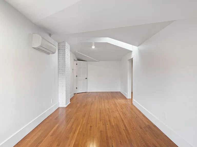 455 George St — Photo 23