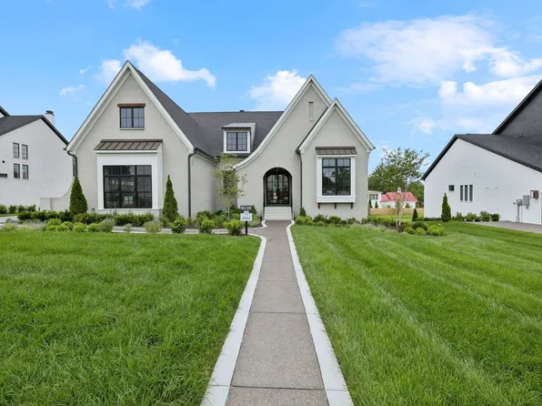 7244 Ruzek Ct, Fairview, TN 37062